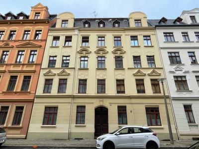 ** helle, charmante 4-R-W, mir Tageslichtbad in Zentraler Lage**