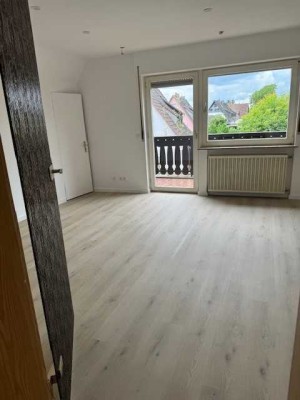 Geschmackvolle 3-Zimmer-Dachgeschosswohnung in Aschaffenburg. Erstbezug nach Renovierung.