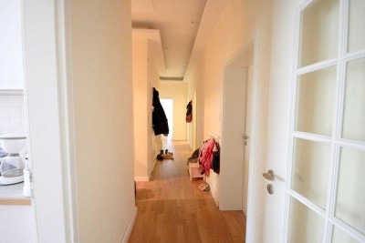 5- Zimmer Wohnung mit Balkon und 2 Bädern