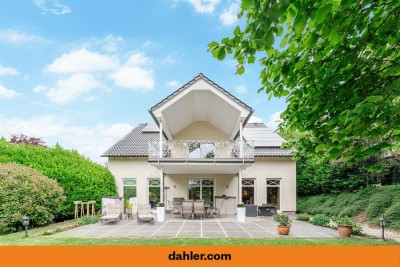 Exklusive Unternehmervilla auf weitläufigem Grundstück