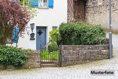 Einfamilien-Doppelhaushälfte mit Doppel-Carport