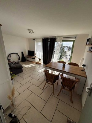 Lichtdurchflutete Wohnung im Herzen von Dürwiß