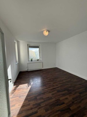 Modernisierte und helle 2-Zimmer Wohnung in Bergerhausen!