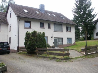 Großzügiges Mehrfamilienhaus mit Werkstatt, Garten, Teich & Glasfaser in Freiensteinau