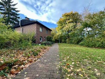 +++ Gepflegte Doppelhaushälfte mit großem Grundstück in Lorsch +++