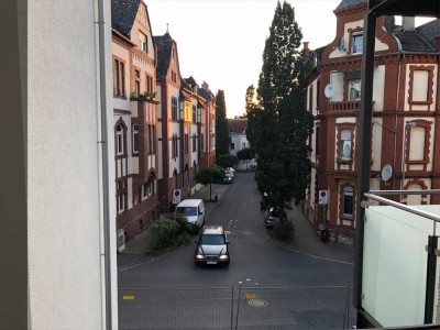 Moderne, helle 2-ZKB, moderne Einbauküche, großer Balkon in Limburger Innenstadt