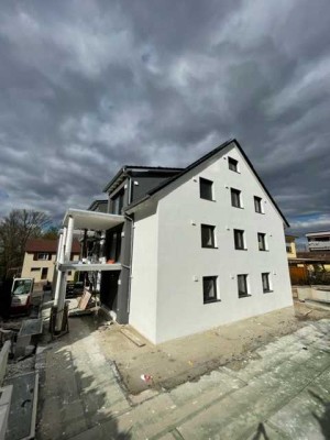 Geschmackvolle, neuwertige 5,5-Raum-Maisonette-Wohnung mit lux. Innenausstattung mit EBK