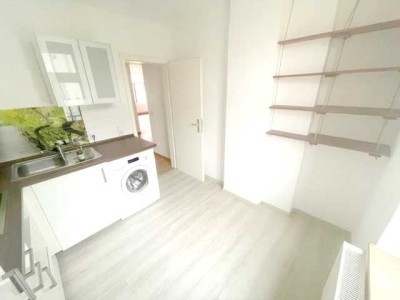 AnKaSa Immobilien GmbH*2.OG*Karl-Heine-Straße*2 RWE*LAMINAT*EBKmgl.*WannenBad*