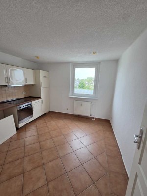 helle 3-Zimmer-Etagenwohnung mit Balkon und Wannenbad mit Handtuchheizung