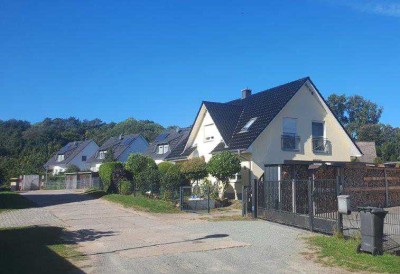 charmantes Einfamilienhaus mit Ferienwohnung in der Nähe vom Gothensee