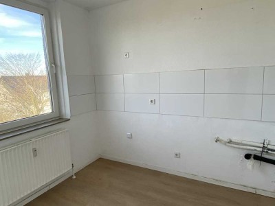 **FRISCH RENOVIERTE 3-ZIMMERWOHNUNG MIT BALKON**