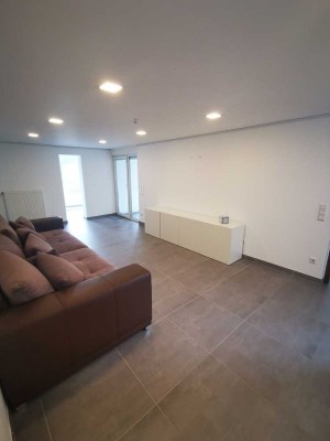 Moderne 3,5 Zimmer Wohnung, 100 qm **WG geeignet 2-4 Personen*