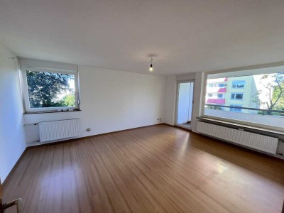 Huchenfeld: Bezugsfreie 2-Zimmerwohnung mit Balkon - Einzelgarage optional