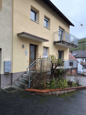 Freundlichen 2 Zimmer Wohnung mit Garten und Terrasse zu vermieten