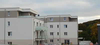 Exklusive Neubau Penthouse-Wohnung. Erstbezug mit 3 Zimmern und Garage in Buseck