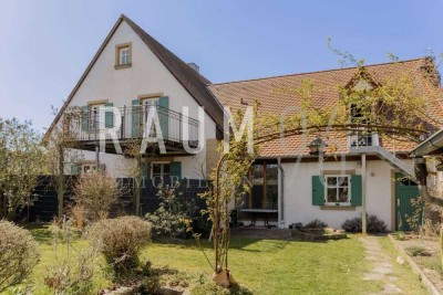 Stilvolle 3,5-Zimmer-Wohnung mit Garten in charmantem Zweifamilienhaus