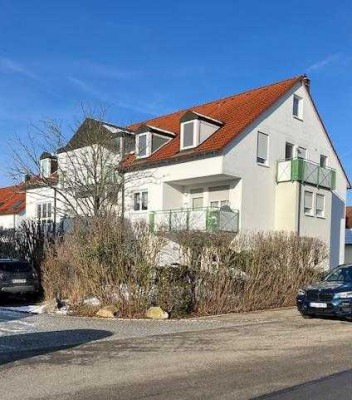 Schöne sonnige 3 Zimmerwohnung 1. OG