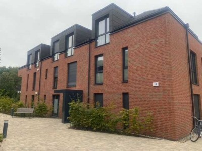 Neubau - großzügige helle 3 Zimmer DG-Wohnung mit Loggia