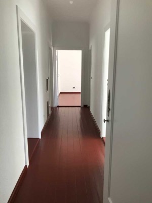 Attraktive, sanierte 3-Zimmer-Hochparterre-Wohnung in Eichwalde