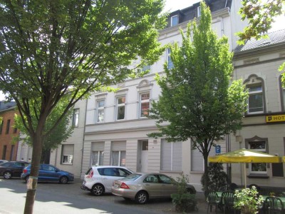 Theater- / Rathausviertel, schöne, helle 2,5 Zi. Altbau-Whg.