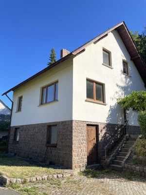 Entkernt (teilweise) & bereit für Neues – Einfamilienhaus mit Potenzial
