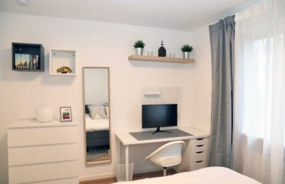 Frei: Modernes, mobiliertes WG-Zimmer, mit guter Anbindung, Unterschleißheim!