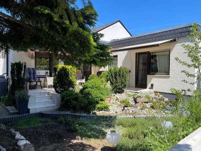 Ein idyllischer Familientraum , Bungalow in Mannheim Gartenstadt .