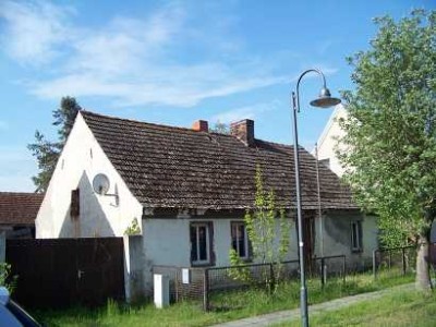 ABRISSHAUS MIT SCHÖNEM GRUNDSTÜCK UND SCHEUNE