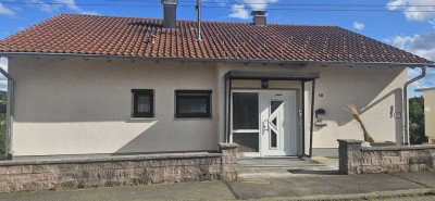 großzügiges 4-Zimmer-Haus mit traumhaftem Ausblick in 72519, Veringenstadt