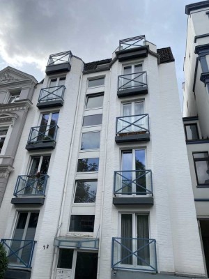 Sehr helle und ruhige 3,5 Zi-Maisonette-Wohnung in zentraler Lage