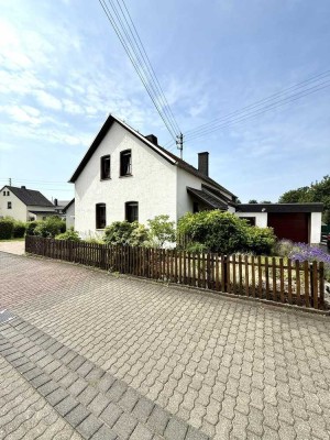 -PROVISIONSFREI- Charmantes, gepflegtes Haus mit traumhaftem Garten in Stromberg