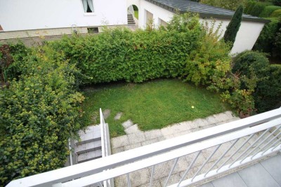 großes  Reihenmittelhaus in Villengegend
