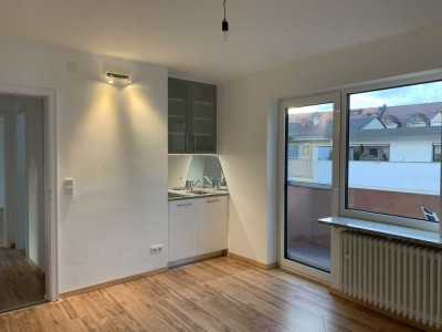 In Isar-Nähe: Helle 2-Zimmer-Single-Wohnung mit Balkon in ruhiger Lage