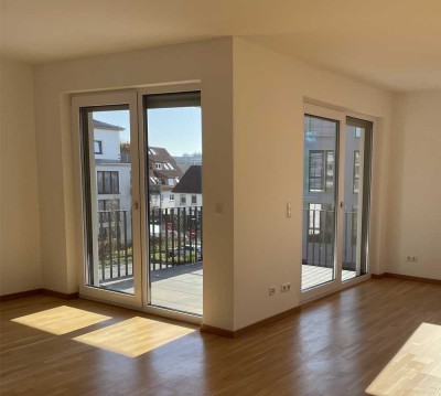 Moderne, neuwertige 3-Zimmer-Wohnung mit geh. Innenausstattung mit Balkon, EBK und TG