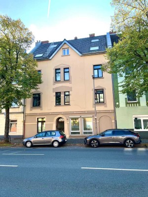 Kernsanierte Altbauwohnung mit Pergola und Garten