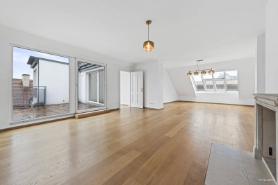 Exklusive Dachgeschosswohnung auf drei Ebenen mit Terrassen, Kamin und Panoramablick ! Top Lage !