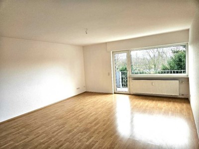 Für max.3 Personen!!! Frisch renoviert!  4 ZKB, XXL Balkon