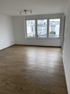 Geschmackvolle, neuwertige 2,5-Raum-Wohnung mit geh. Innenausstattung mit Balkon und EBK in Laupheim