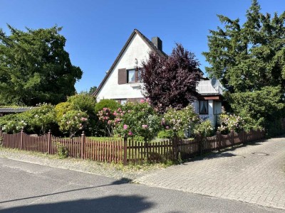 Einfamilienhaus in ruhiger Lage von Bargteheide * ca. 197m² Wohnfläche * Doppelgarage + Keller *