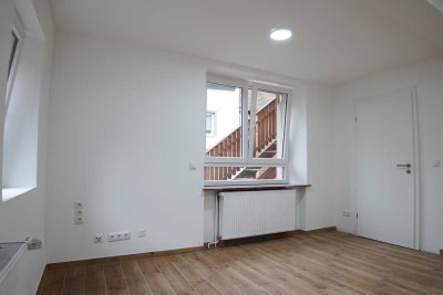 Kernsanierte 4ZKB 131m² EG Wohnung + Neue Einbauküche mit E-Geräten