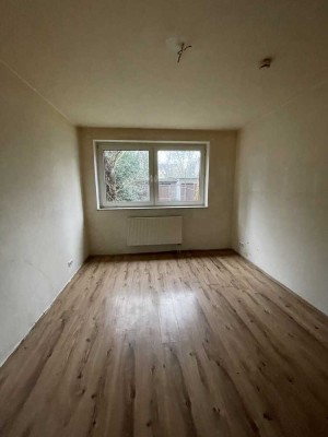 Geräumige, zentrale 1,5 Zimmer Erdgeschoss Wohnung