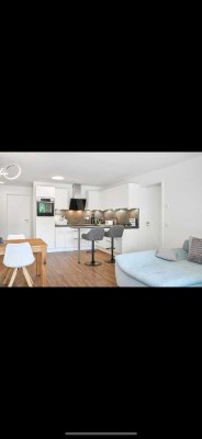 Renovierte 4-Zimmer-Wohnung mit Terrasse und Garten in Krefeld