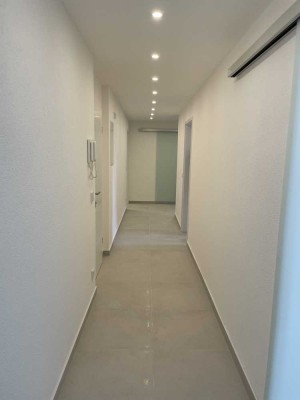 Moderne 4-Zimmer-EG-Wohnung mit großer Terrasse, 200 m² Garten & Garage – Erstbezug nach Sanierung