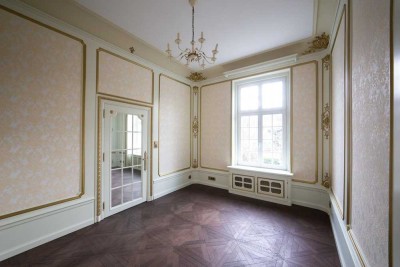 Etagenwohnung in historischer Fabrikantenvilla...