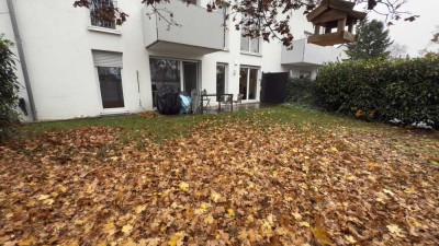 Geschmackvolle 3-Raum-EG-Wohnung mit gehobener Innenausstattung mit Terrasse und EBK in Regensburg