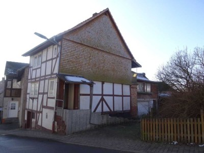 Nur noch knapp 35% vom VKW für sanierungsbed. EFH m. Garage in Bad Zwesten. PROVISIONSFREI !