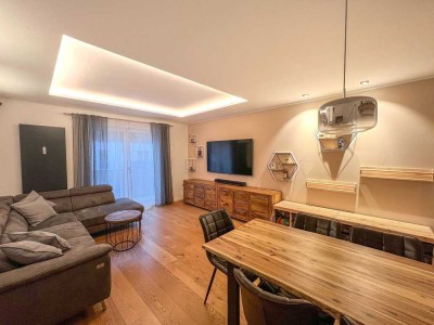 SITULI: Ihr neues Zuhause in Neufahrn – Stilvolle, kernsanierte Maisonette mit Charme