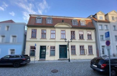 Kernsaniertes Mehrfamilienhaus in attraktiver Innenstadtlage nahe dem  Warener Stadthafen mit 8 Einh