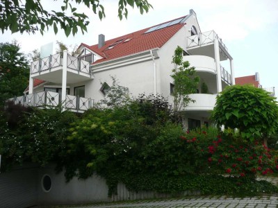 Exklusive, helle 3-Zimmer-Wohnung mit Balkon und Einbauküche in Stuttgart-Riedenberg