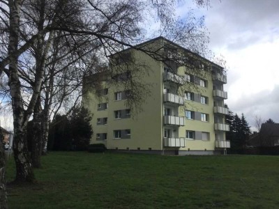 So schön: 3 renovierte Zimmer mit Balkon in super ruhiger Wohnlage